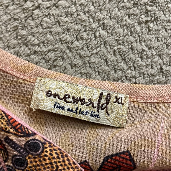 Sleeveless crossover blouse - Picture 3 of 3